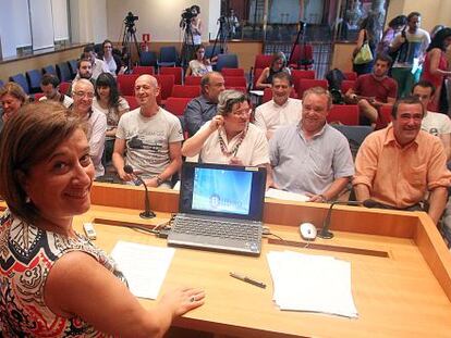 Itziar Urtasun, en primer plano, y los responsables del Área de Fiestas del Ayuntamiento de Bilbao detrás, en la valoración de la pasada Aste Nagusia