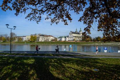 Río Vístula a su paso por Cracovia (Polonia). 