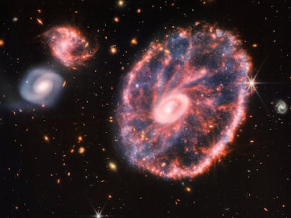 An image of the Cartwheel galaxy captured by the James Webb telescope.