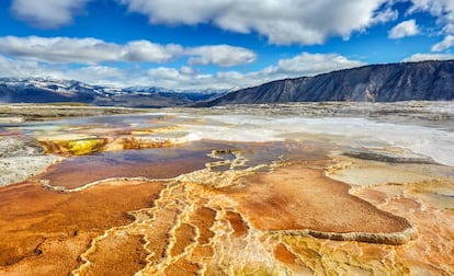 Águas termais no Parque Nacional de Yellowstone, nos EUA.