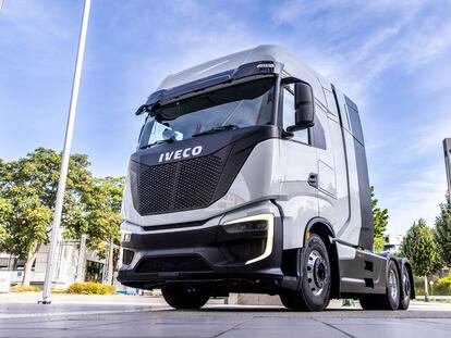 El IVECO Heavy Duty FCEV. un semirremolque impulsado por hidrógeno para el mercado europeo, presentado por Bosch en Alemania.