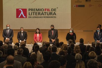 Durante la ceremonia de inauguración se guardó un minuto de silencio por el fallecimiento de la escritora Almudena Grandes.