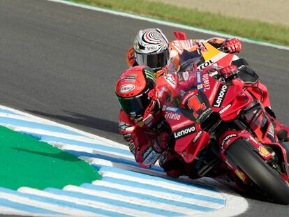 Pecco Bagnaia y Marc Marquez durante el Gran Premio de Japón de Moto GP.