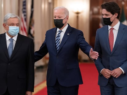 Da esquerda para a direita, López Obrador, Biden e Trudeau, nesta quinta-feira, na Casa Branca.