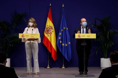 La vicepresidenta segunda del Gobierno y ministra de Trabajo, Yolanda Díaz, y el ministro de Cultura y Deporte, Miquel Iceta, presentaron el balance de la Comisión Interministerial para el Desarrollo del Estatuto del Artista.