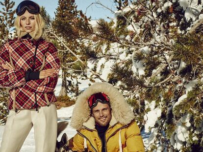 La modelo lleva gafas de Oakley para Sanabre Ópticas, chaqueta a cuadros de Moncler, pantalón de Delpozo y botas altas en cuero marrón de Hermès. El modelo luce gafas de Paul Smith para Sáfilo, jersey negro de Acne Studios, chaquetón amarillo de Pringle of Scotland, vaqueros de Dsquared2 y botas de piel de Dries van Noten. 