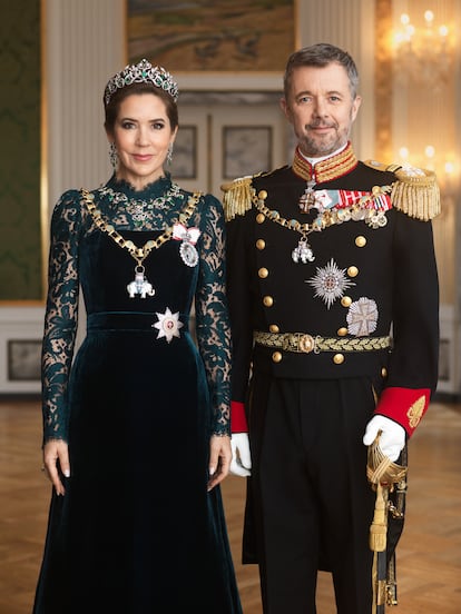 Mary y Federico de Dinamarca, en su primer retrato de gala oficial.