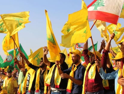 Militantes de Hezbolá en un acto en Baalbek (Líbano), el 31 de agosto.