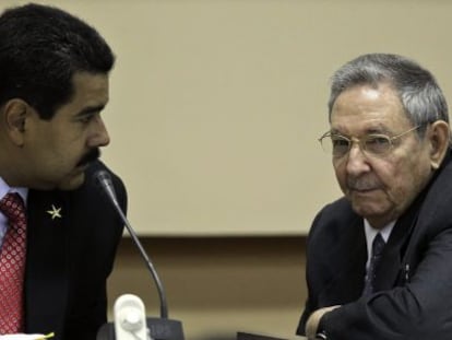 Ra&uacute;l Castro y Nicol&aacute;s Maduro, en una reuni&oacute;n bilateral en La Habana.
