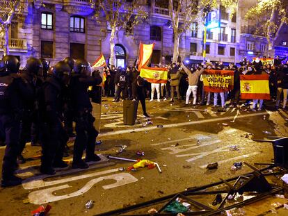 Disturbios tras una protesta ante la sede del PSOE de la calle de Ferraz de Madrid, el día 7.