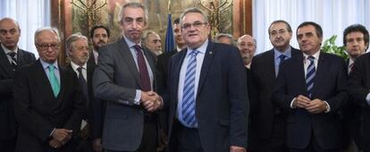 El secretario de Estado de Hacienda y el presidente del Comité Nacional de Transporte por Carretera (CNTC).
