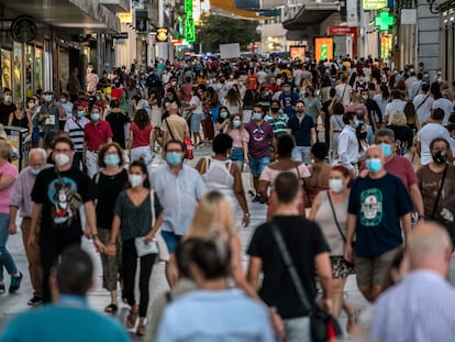 Aglomeración en la calle Preciados de Madrid el 5 de septiembre.