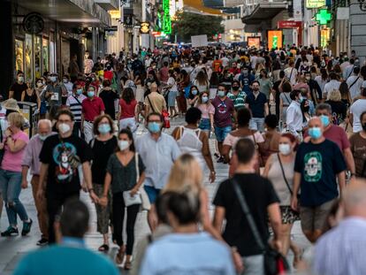 Crowds of people on Preciados street in Madrid on September 5.