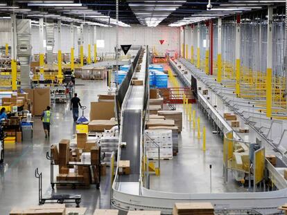 Centro logístico de Amazon en Kent (Washington, EE UU).