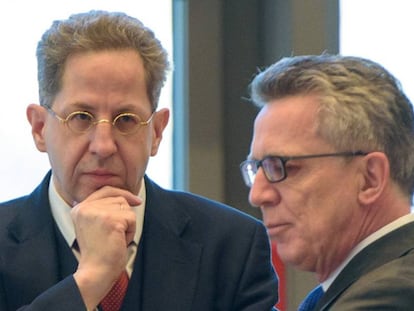 German secret services chief Hans-Georg Maaßen (left) and Interior Minister Thomas de Maizière.