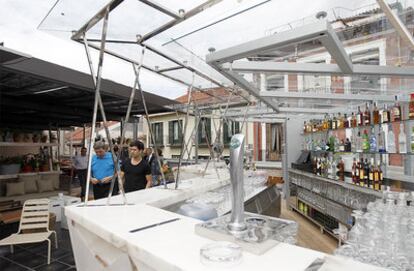 La terraza del restaurante en el renovado mercado.