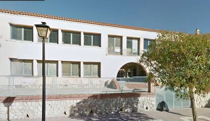 Los padres boicotean el inicio del curso en la escuela Cèsar Martinell.