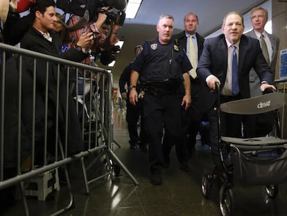Harvey Weinstein ao chegar ao Tribunal Penal do Estado de Nova York, nesta segunda-feira.