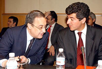 Florentino Pérez (izquierda) y Miguel Ángel Gil Marín, durante la reunión de ayer.