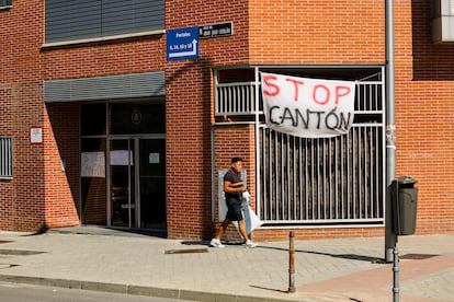 Los vecinos de un conjunto residencial junto al número 1 de la calle de Abad Juan Catalán se oponen a la construcción del cantón auxiliar.