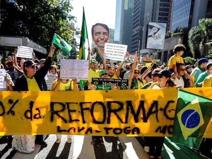Simpatizantes de Jair Bolsonaro se manifiestan este domingo en Sao Paulo.
