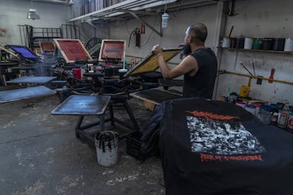 Taller de serigrafía de playeras.