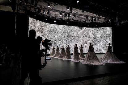 Filmación de la edición digital de la Barcelona Bridal Fashion Week en Fira Barcelona en septiembre de 2020.