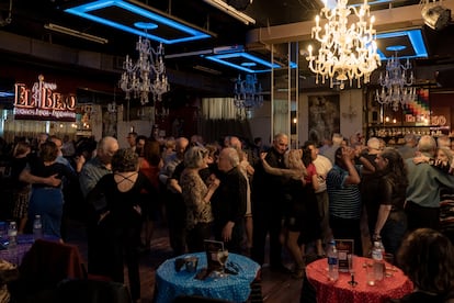 El salón El Beso es uno de los más tradicionales de la capital argentina, con más de 25 años de historia.