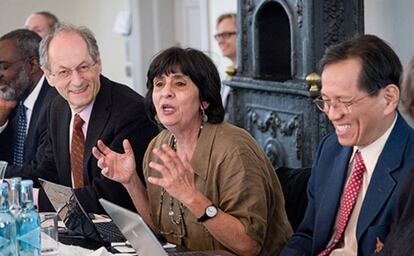 En el centro, la profesora Rita Giacaman en una conferencia de la Universidad de Oslo