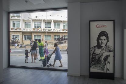 El Centro de Interpretación Camarón de la Isla tiene 1.200 metros. La planta baja se ha destinado a una ludoteca infantil y una zona de investigadores, en la que podrán tener acceso a los fondos digitalizados y a bibliografía.