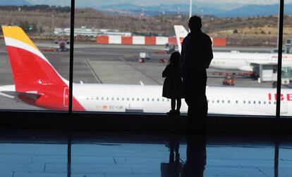 Vista de la zona de embarque del aeropuerto de Madrid-Barajas desde la terminal 4.