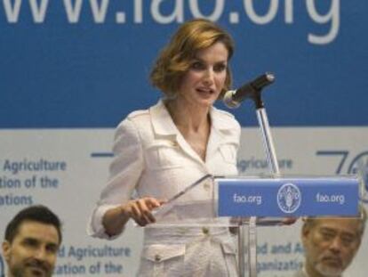 La reina Letizia pronuncia un discurso en la sede de la Organización de la ONU para la Alimentación y la Agricultura (FAO) en Roma.