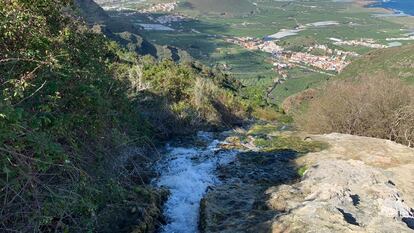 Cascada creada por los regantes de Lomo Morín en Tenerife.