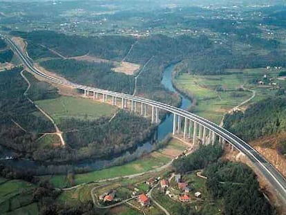 Global Vía tiene una concesión para la explotación de la Autopista Central Gallega de 75 años de duración.