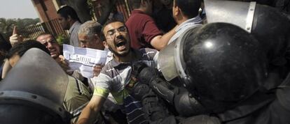 Partidarios de Morsi se enfrentan a antidisturbios