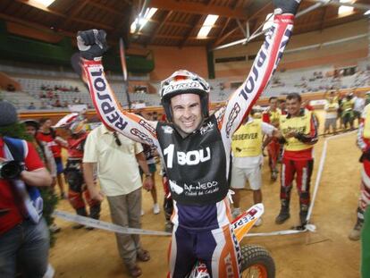 Bou, el domingo pasado en Arnedo, celebra su octavo título de campeón. 