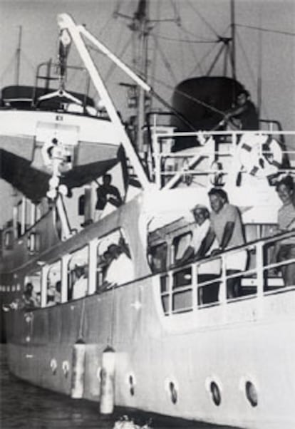 Felipe González, en el <i>Azor,</i> barco que utilizaba Franco para sus veraneos.