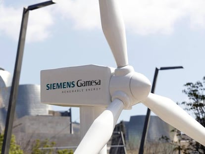 La acción de Siemens Gamesa cae un 14% tras rebajar sus previsiones para 2022