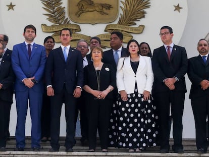 Michelle Bachelet, junto a Juan Guaidó, durante su visita a la Asamblea Nacional de Venezuela.