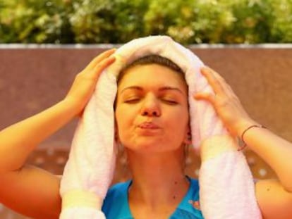 Simona Halep en un descanso durante el Mutua Madrid Open