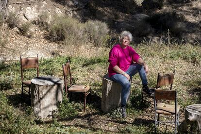 La ganadera ecológica Santiaga Sánchez, cerca de su finca en Chirivel (Almería).