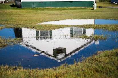 Actualmente solo queda un tercio de la superficie de la isla en 1850. De aquí a unos 40 años, Tangier desaparecerá bajo el agua si no se hace nada.