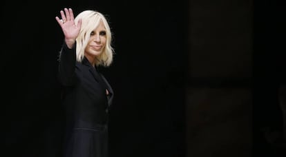 Donatella Versace, tras un desfile en París.