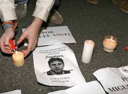 Los manifestantes han recordado a Miguel Ángel Blanco y han pedido la dimisión de Zapatero.