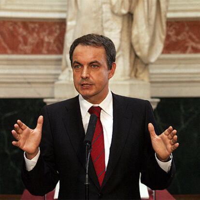 El presidente José Luis Rodríguez Zapatero anuncia en el Congreso el inicio del diálogo con ETA.