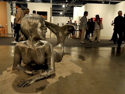 'Mermaid', escultura de aluminio, de Yve Scherer.