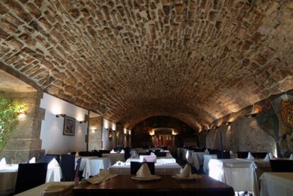 Comedor del hotel Abat Cisneros, en el monasterio de Montserrat (Barcelona).