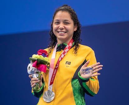 Cecilia Araujo foi prata nos 100m livre.