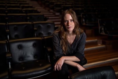 La escritora Sarah Bernstein en 2023, nominada al premio Booker su novela 'Manual para la obediencia'.
