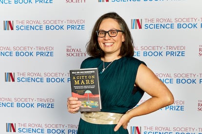 Kelly Weinersmith alla cerimonia di premiazione del Royal Society Trivedi Book Prize in Science 2024 presso la Royal Society di Londra. Immagine per gentile concessione dell'autore.